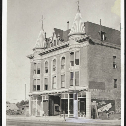 Historic photograph of Phoenix's Elks Club and Opera House, early 1900s